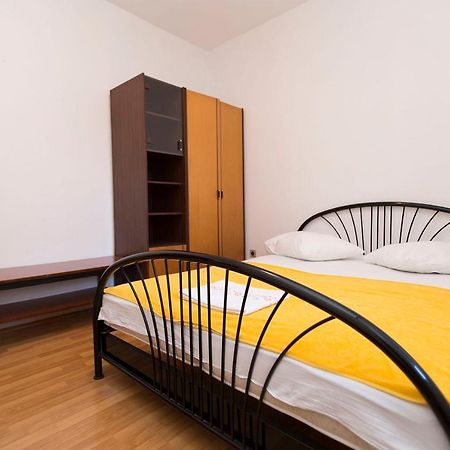 Stanici Beach Apartments Omiš Kültér fotó